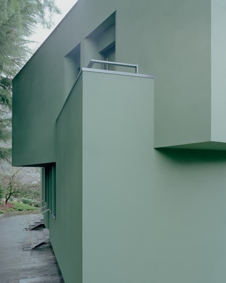Twisted House